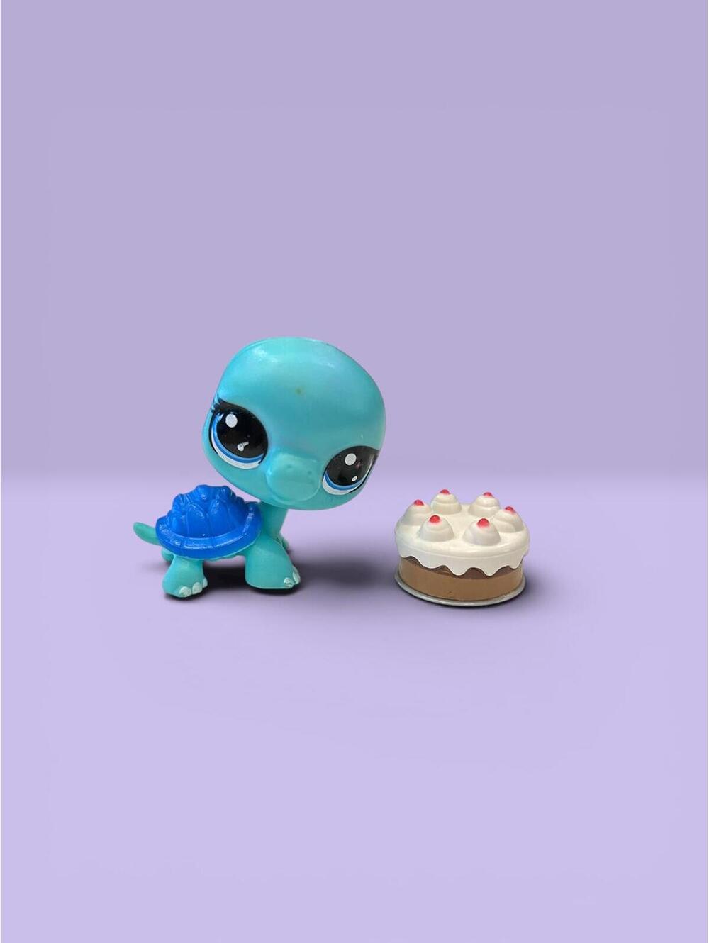 Littlest Pet Shop Turtle #3-41 with Cake accessory LPS